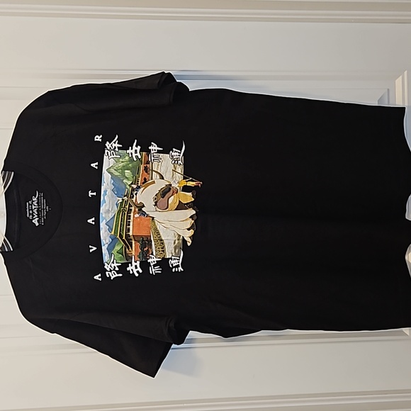 *NWOT* Avatar: The Last Airbender T-shirt - Picture 1 of 4